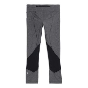 Lululemon Pace Rival Crop *22" in gray